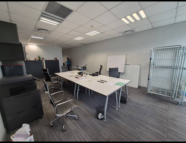 70M² OFFICE TO LET IN MORNINGSIDE
